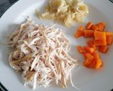 Foto del paso 5 de la receta: Sopa de picadillo de pollo, jamón y huevo duro