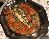 Une image de l'étape 9 de Queue de lotte aux poivrons rouges, oignon et herbes au vin blanc et citron.