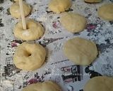 Foto langkah ke 5 dari resep 162. Donat Mini Coklat Keju #BeResClover.