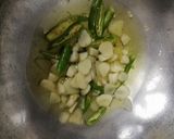 A picture of step 4 of Singaporian rice.