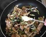 Foto del paso 7 de la receta: El maitake itame~el sofrito de hongo y cerdo~