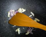 Gambar langkah 3 resipi Telur Bistik Chilli Pesto.