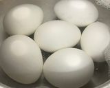 A picture of step 1 of Egg Do Pyaza.