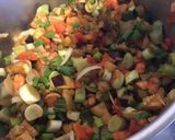 Une image de l'étape 7 de Soupe de légumes à l’os de bœuf et épices tandoori.