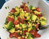 Foto del paso 2 de la receta: Ensalada de palta y garbanzos