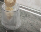 Foto del paso 5 de la receta: Buñuelos de masa madre rellenos con crema pastelera