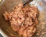 A picture of step 5 of Pork and prawn wonton soup.