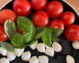 Caprese saláta nyárs recept fázis 1 fotója