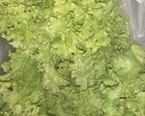 Foto del paso 1 de la receta: Mini Tortillas de lechuga y avena con pocos ingredientes