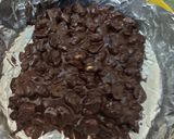 A picture of step 3 of Choco peanut chikki.