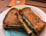 Φωτογραφία βήματος 5 της συνταγής Grilled cheese sandwich με λωτό, μοτσαρέλα και ρόκα