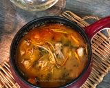 Gambar langkah 6 resipi HotPot Tomyam Leher Ayam.