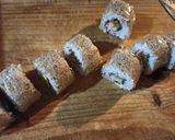 Foto del paso 9 de la receta: Sushi de salmón y palta 🥢