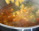 Foto del paso 5 de la receta: Sopa de verduras con pasta (y bacon)