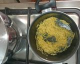 صورة لخطوة 1 من وصفة رز مفلفل بالشعريه