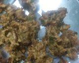 A picture of step 4 of Raw banana pakoda.