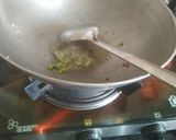 A picture of step 4 of Peanut poha.