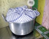 Foto langkah ke 2 dari resep Bolu Kukus Pisang Mekar No Telur No Mixer.