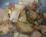 A picture of step 5 of Spicy brown bread upma.