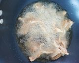 Gambar langkah 3 resipi Cendawan goreng.