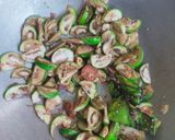 Foto langkah ke 2 dari resep Tumis Terong Bulat.