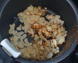 Une image de l'étape 6 de Glace aux amandes caramélisées ou amandes effilées sans œufs 😋.