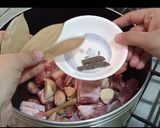 A picture of step 2 of Rangeen Pulao.