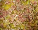 عکس مرحله 1 از دستور گوشت چرخکرده باکلم وهویج
