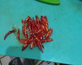 Foto langkah ke 3 dari resep Sambal goreng kentang hati (pedas).