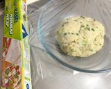 A picture of step 4 of Scallion (Spring Onion) cream Crackers.