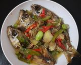 Foto langkah ke 3 dari resep Tumis Ikan Kembung Pete.