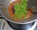 A picture of step 2 of Chatpata Matar Pulao.