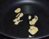 Foto del paso 2 de la receta: Cazuela de aros de calamar