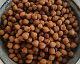 A picture of step 2 of Kala chana chaat.