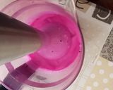 Foto del paso 3 de la receta: Panna cotta de pitaya con Coulis de frutos rojos