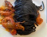 Une image de l'étape 4 de Spaghetti à l'encre de seiche gambas.