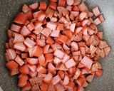 Foto del paso 1 de la receta: Tallarines con longaniza y salchichas