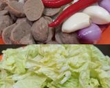 Foto langkah ke 1 dari resep Tumis sawi putih bakso.