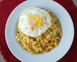 Foto langkah ke 6 dari resep Nasi Goreng Kunyit.