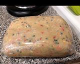 A picture of step 4 of Birthday Cake Cookies 🎉🎈.