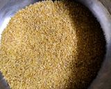 A picture of step 1 of Broken Wheat Masala khichdi.