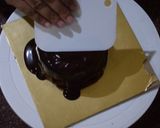A picture of step 13 of Chocolate Flowing Cake.