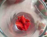 Foto langkah ke 3 dari resep Jus Strawberry Creamy.