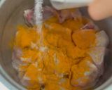 Gambar langkah 1 resipi Paprik ayam simple.