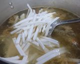 Hình bước làm 3 của món Bánh canh bột xắt nấu tôm sườn non