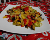 Foto del paso 5 de la receta: Tallarines con verduras salteadas