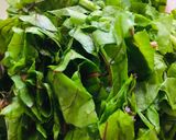 A picture of step 1 of Fried fish with garlic flavour spinach.