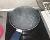 Une image de l'étape 1 de Poëllée de petits pois et lardons.