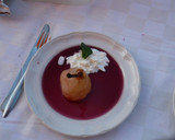 Foto del paso 4 de la receta: Peras al vino tinto con queso cottage