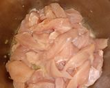 Foto del paso 2 de la receta: Pollo al verdeo y champiñones con arroz